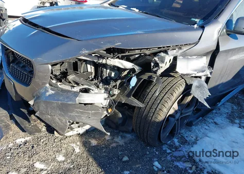 2015 Mercedes-Benz Cla 250 4Matic z USA, uszkodzony, nr VIN WDDSJ4GB9FN275405